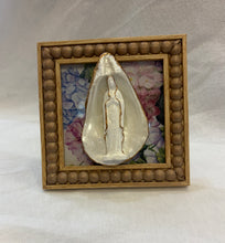 Load image into Gallery viewer, Intaglio Mary Oyster Frame