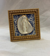 Load image into Gallery viewer, Intaglio Mary Oyster Frame
