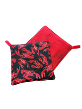 Load image into Gallery viewer, Assorted Set of 2 Pot Holders

