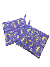 Load image into Gallery viewer, Assorted Set of 2 Pot Holders
