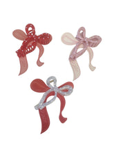 Load image into Gallery viewer, Bow Pearl Claw Clips
