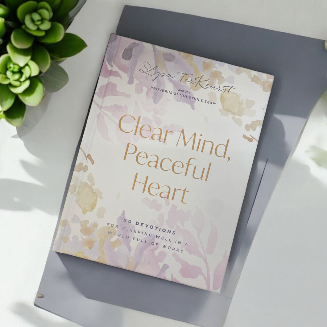 Clear Mind, Peaceful Heart: 50 Devotions for Sleeping Well in A World Full of Worry