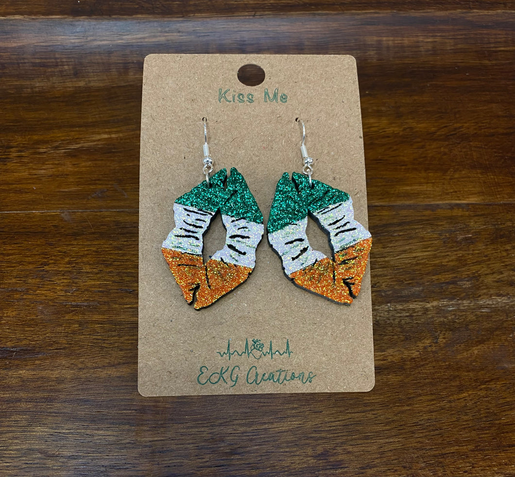 Kiss Me Earrings